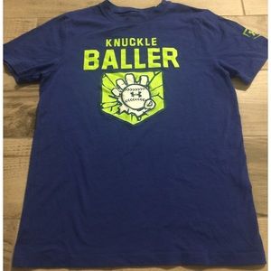 Under Armour Knuckleball Tee, Boys Medium